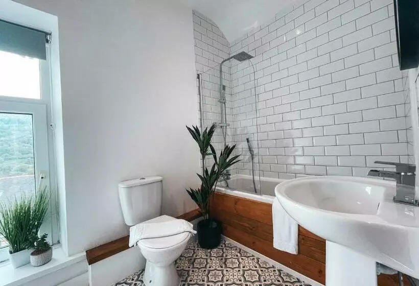 Coronation House By Solace Stays