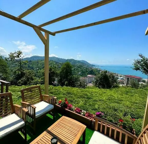 Manzara Dağevi