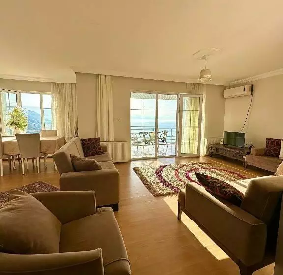 Manzara Dağevi