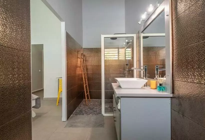 Villa De Standing Avec Piscine Au Gosier