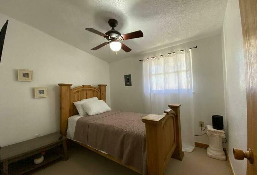 Just Outside The Base Home On Nw 41