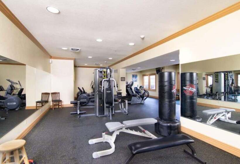 Matchplay Resort Amenities W/ Indoor Pool Comfort Meets Style And Fun!