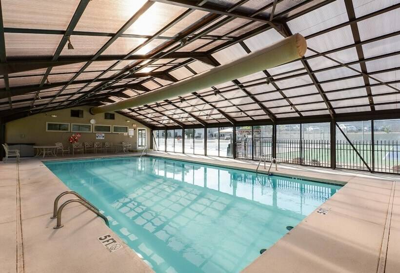Matchplay Resort Amenities W/ Indoor Pool Comfort Meets Style And Fun!
