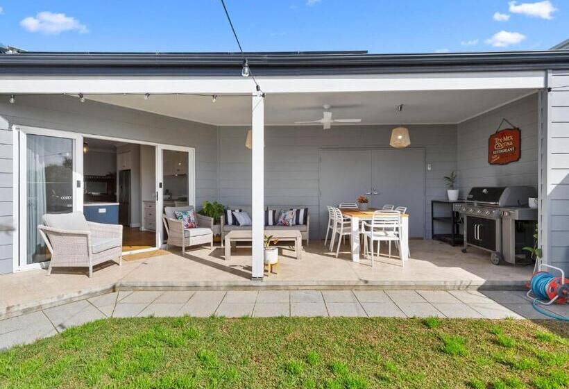 Normanville Beach Side Escape