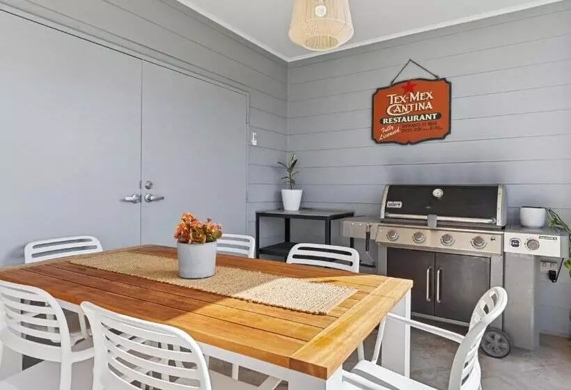 Normanville Beach Side Escape