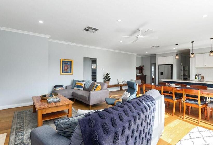 Normanville Beach Side Escape