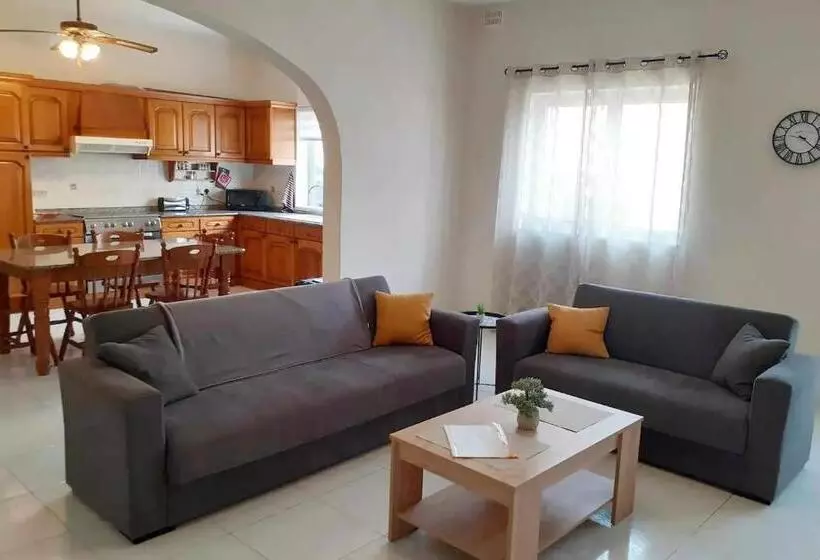 Nr41 Holiday Apartment   Close To Village Centre, Promenade, Shops & Restaurants