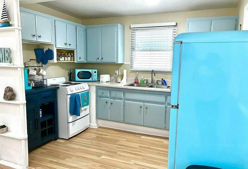 The A.g.e House Minutes To West Fl. Beaches