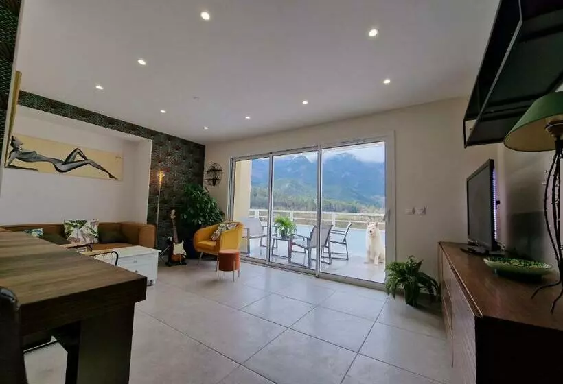 Appartement Neuf, Avec Vue Montagnes