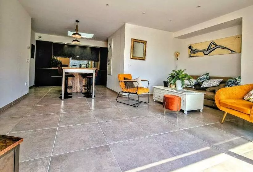 Appartement Neuf, Avec Vue Montagnes