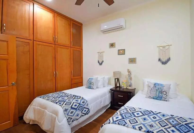 Oceanview Rooftop Private Pool Game Room & Bar