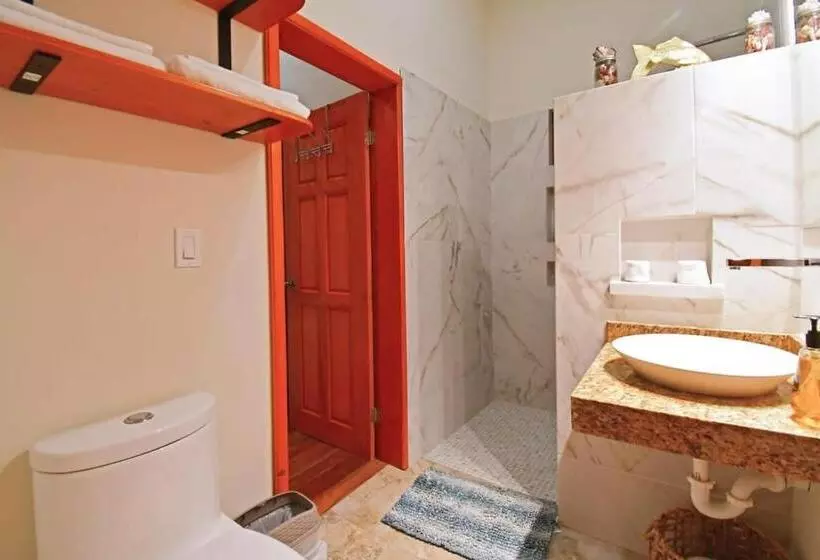 Oceanview Rooftop Private Pool Game Room & Bar