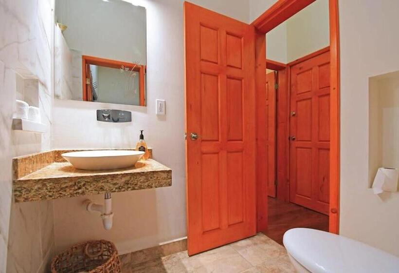 Oceanview Rooftop Private Pool Game Room & Bar