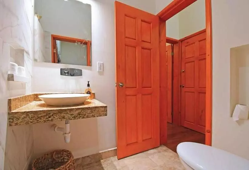 Oceanview Rooftop Private Pool Game Room & Bar