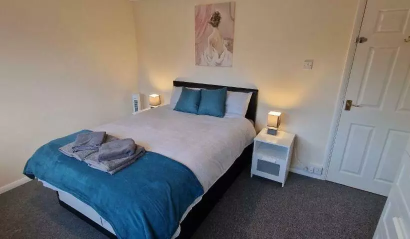 Shirley L, Milton, Cambridge, 4 Br House, Newly Refurbished