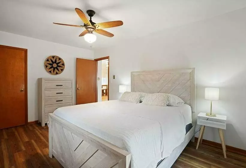 The Beverly On Buena Lake