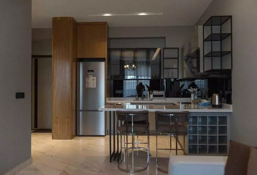 Via Mar 3 Premium Residence
