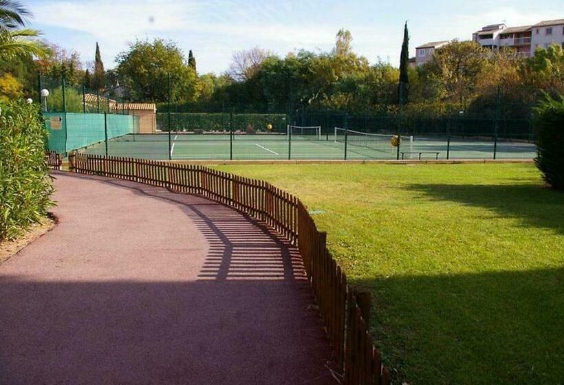 Appartement T2 Dans Une Résidence Calme Avec Piscine, Terrain De Tennis, Pétanque Et Proche De La Me