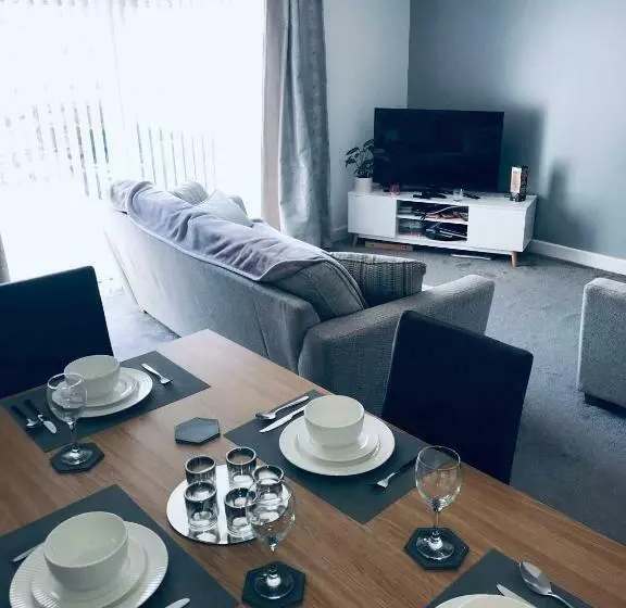 Cozy & Spacious Home In The Heart Of Snowdonia