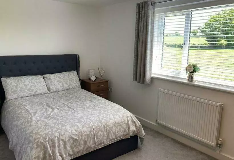 Cozy & Spacious Home In The Heart Of Snowdonia