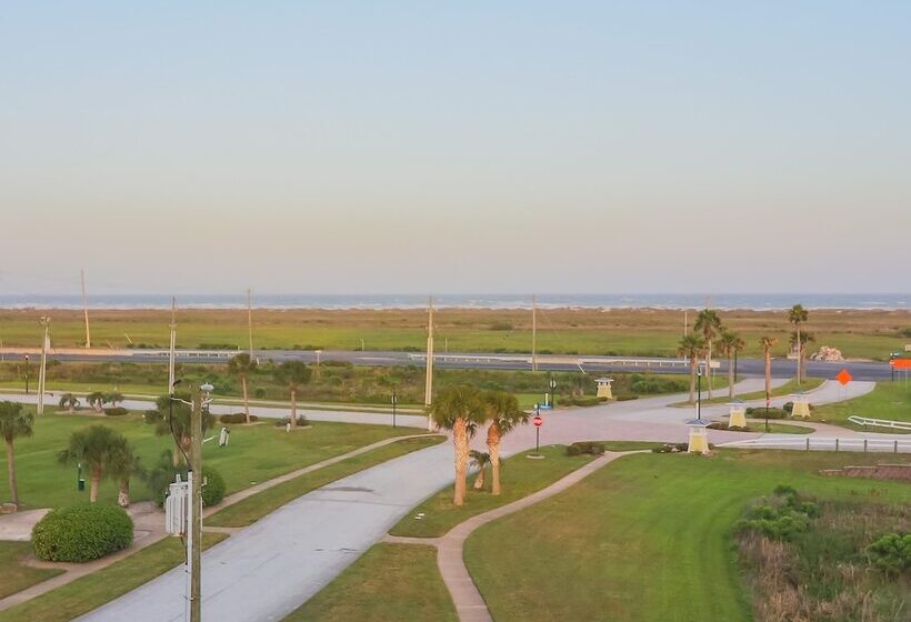 Stunning Sunsets Steps From Pool Lazy River Ocean Bay Views