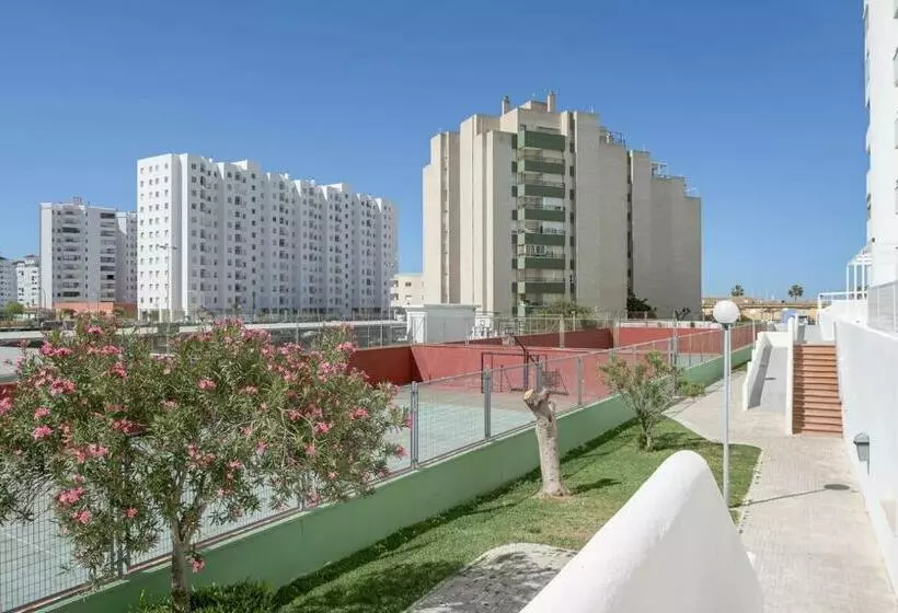 Valdelagrana: Primera Línea De Playa