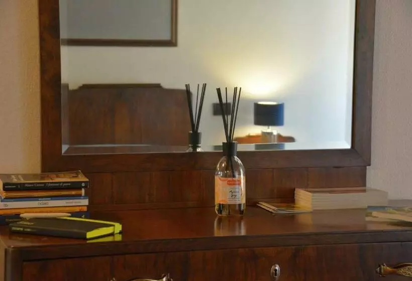 Accogliente Locale Con Terrazzo In Centro Storico