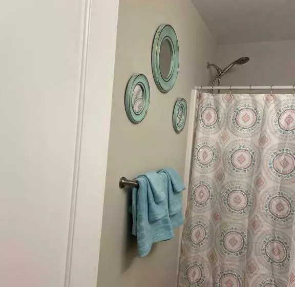 Kannapolis Elegant Townhouse   Pet Friendly