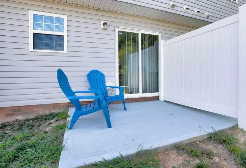 Kannapolis Elegant Townhouse   Pet Friendly