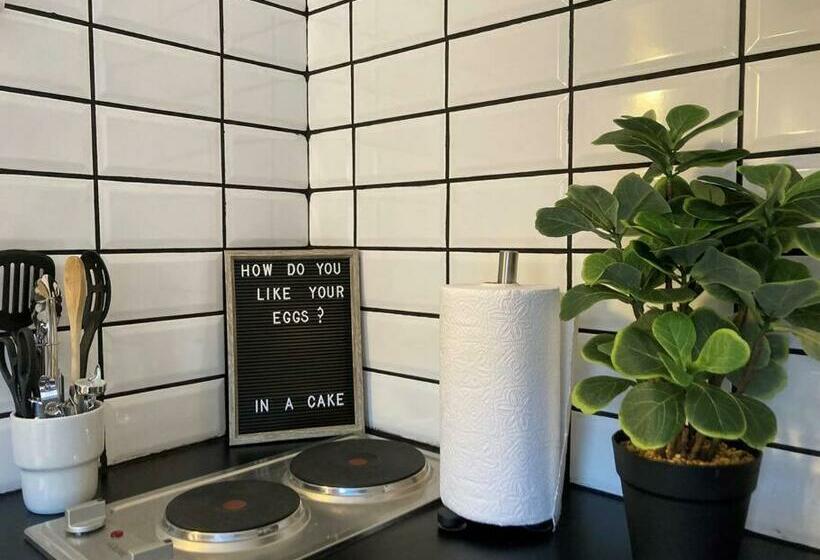 Modern Studio Apartment At Bains Lodge, Close To N1, Free Wifi, Aircon, Smart Tv