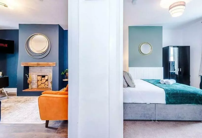 Charming 3 Bed Home In The Garden Quarter, Chester