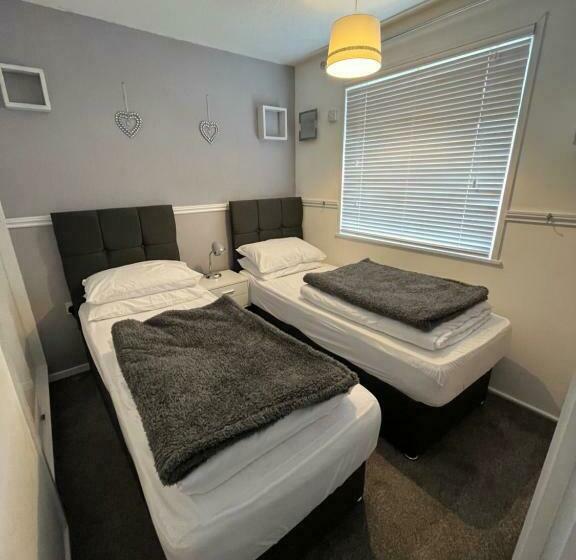 Lazy Dayz, Chalet 179, Hemsby   Two Bed Chalet, Sleeps 4, Pet Free, Close To Beach