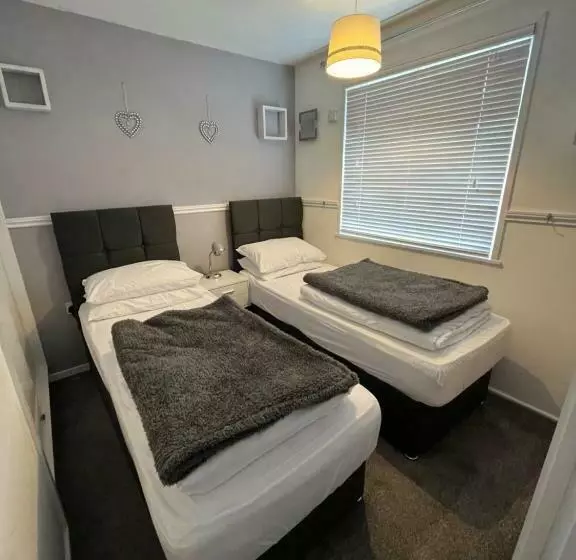 Lazy Dayz, Chalet 179, Hemsby   Two Bed Chalet, Sleeps 4, Pet Free, Close To Beach