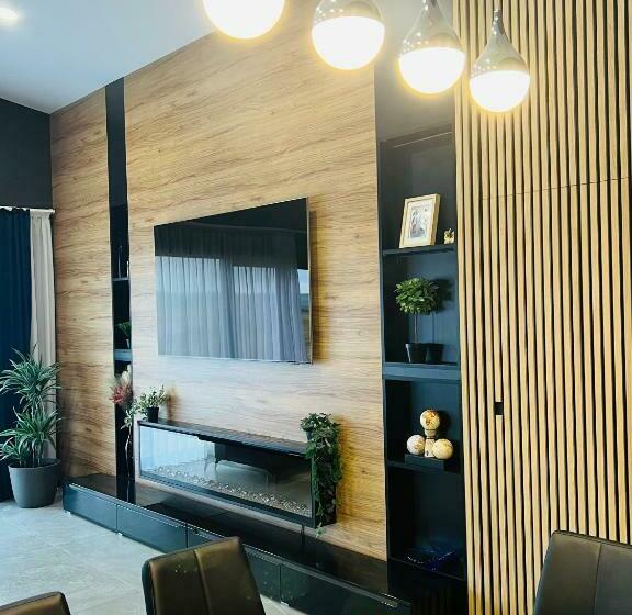 Luxury Villa With Breathtaking View & Hot Tub, Middle Of Golden Circle , Smart Home Lights & Electro