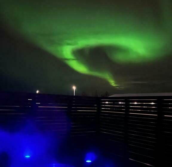 Luxury Villa With Breathtaking View & Hot Tub, Middle Of Golden Circle , Smart Home Lights & Electro