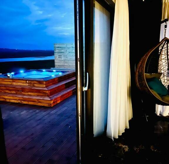 Luxury Villa With Breathtaking View & Hot Tub, Middle Of Golden Circle , Smart Home Lights & Electro