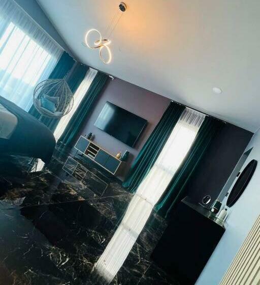 Luxury Villa With Breathtaking View & Hot Tub, Middle Of Golden Circle , Smart Home Lights & Electro