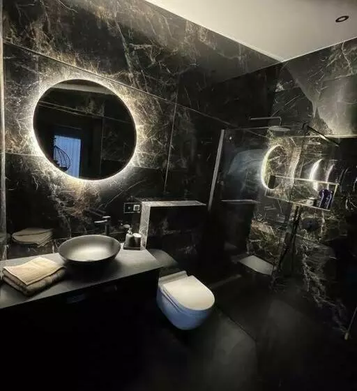 Luxury Villa With Breathtaking View & Hot Tub, Middle Of Golden Circle , Smart Home Lights & Electro