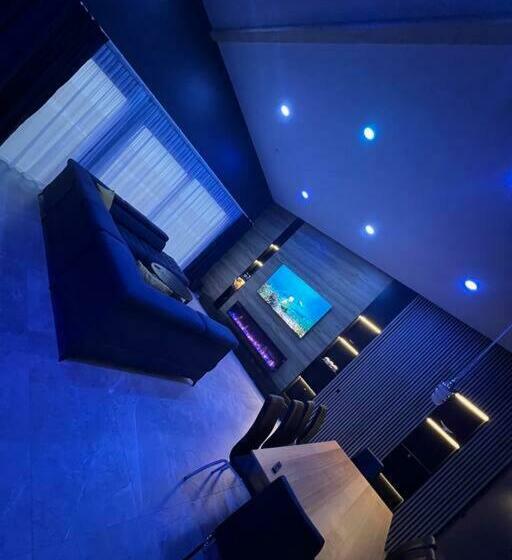 Luxury Villa With Breathtaking View & Hot Tub, Middle Of Golden Circle , Smart Home Lights & Electro