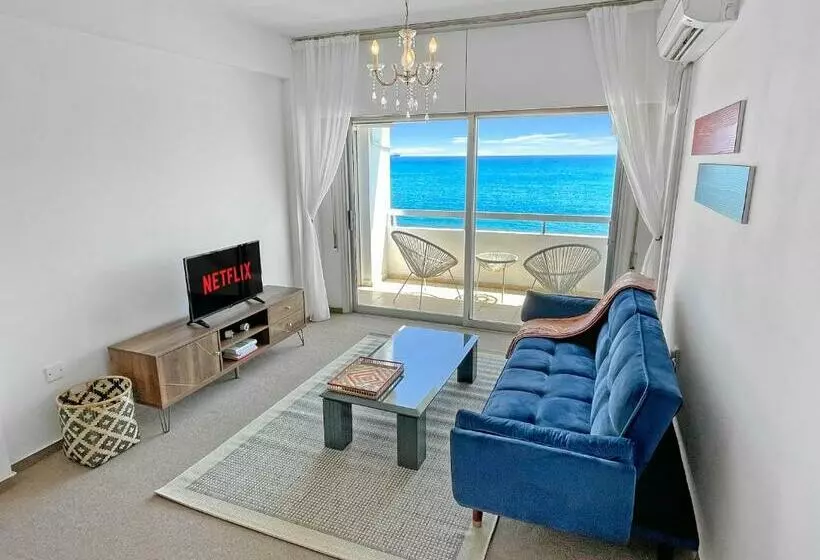 2br Seafront Apt In City Center With Community Pool