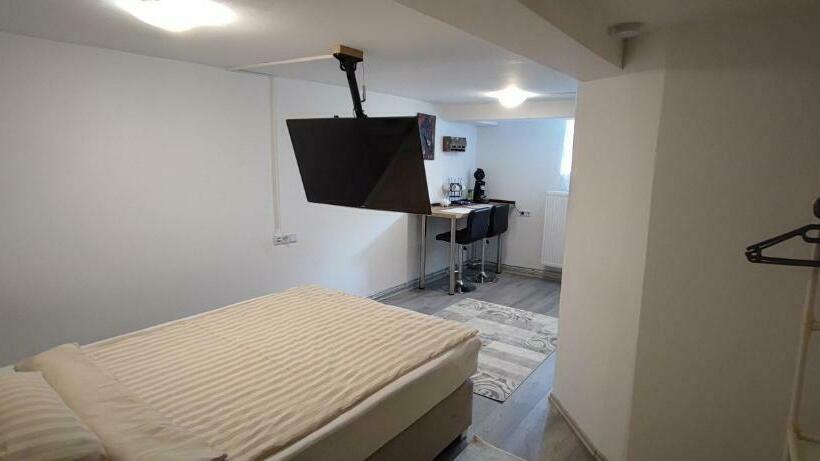 Studio Ferienwohnung Untergeschoss