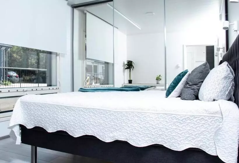 Talo Saunalla Ja Sähköauton Oma Type2 Latauspiste