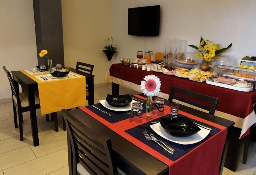 ホテル Alixia's Suites