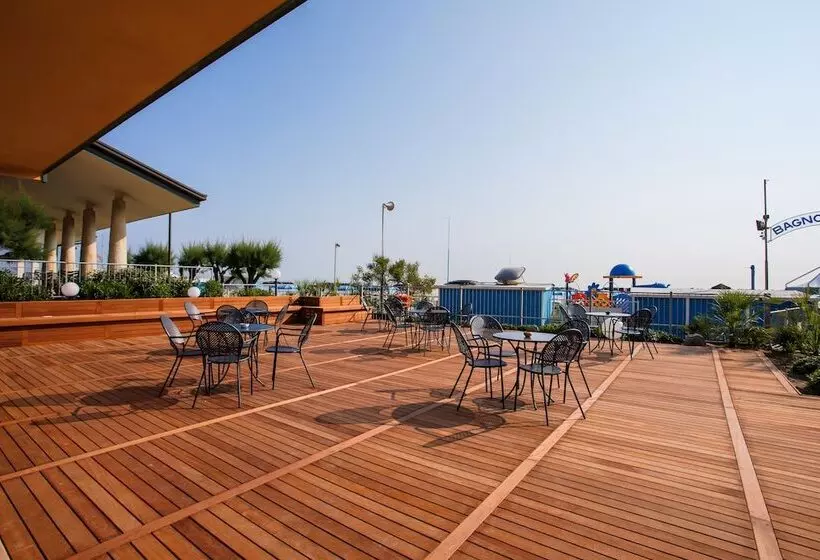 هتل Cola Frontemare