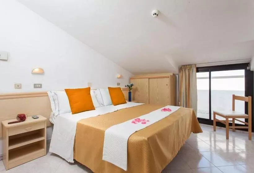 هتل Cola Frontemare