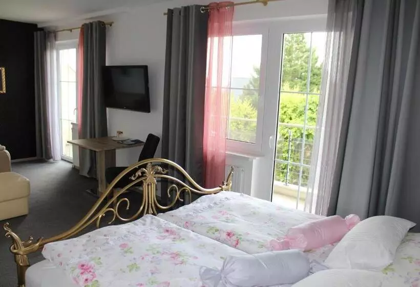 Отель Das Mittelpunkt