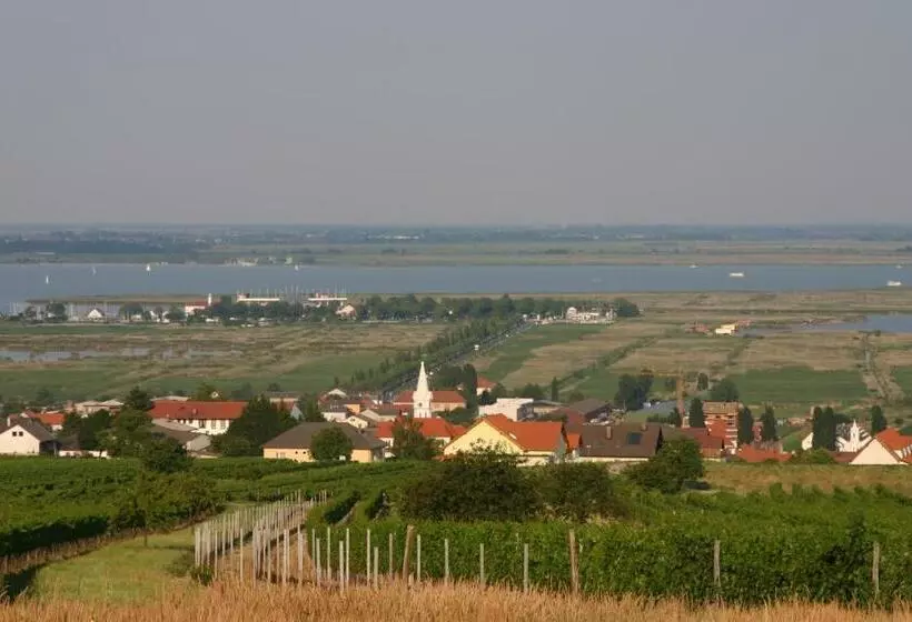 Отель Das Mittelpunkt