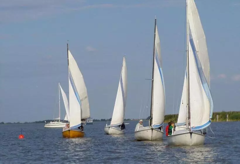 Отель Das Mittelpunkt