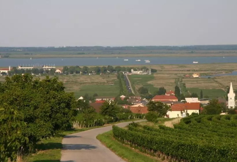 Отель Das Mittelpunkt