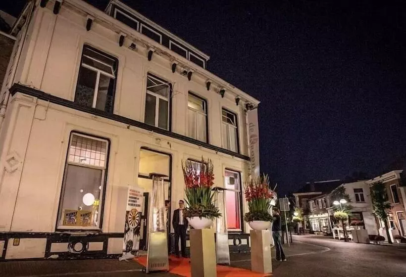 هتل De Kroon